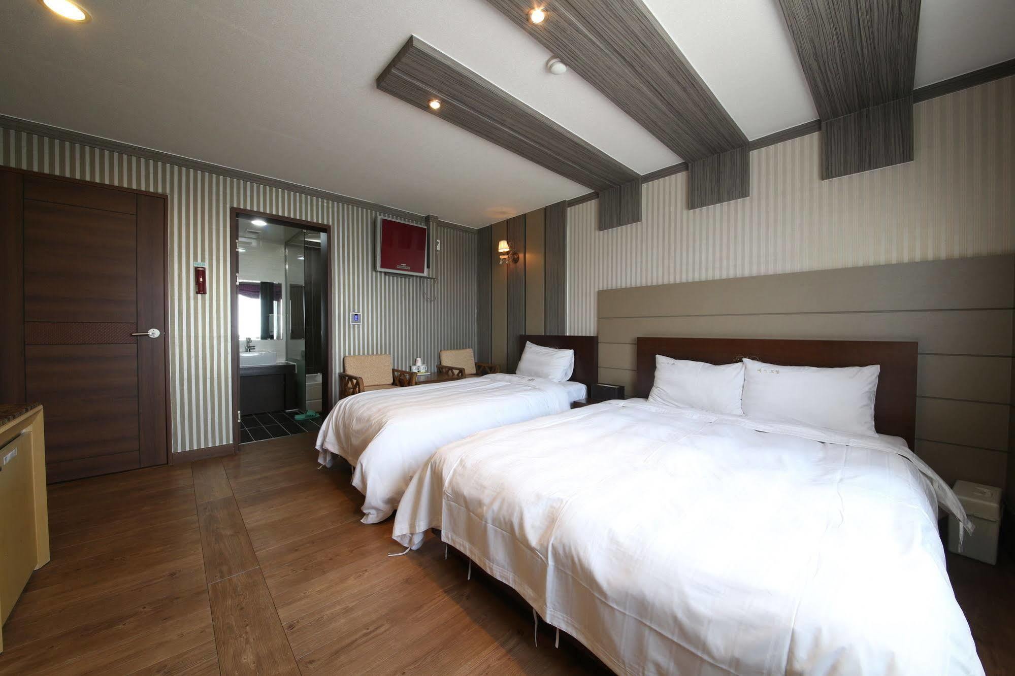 Yes Motel Gunsan Exterior photo