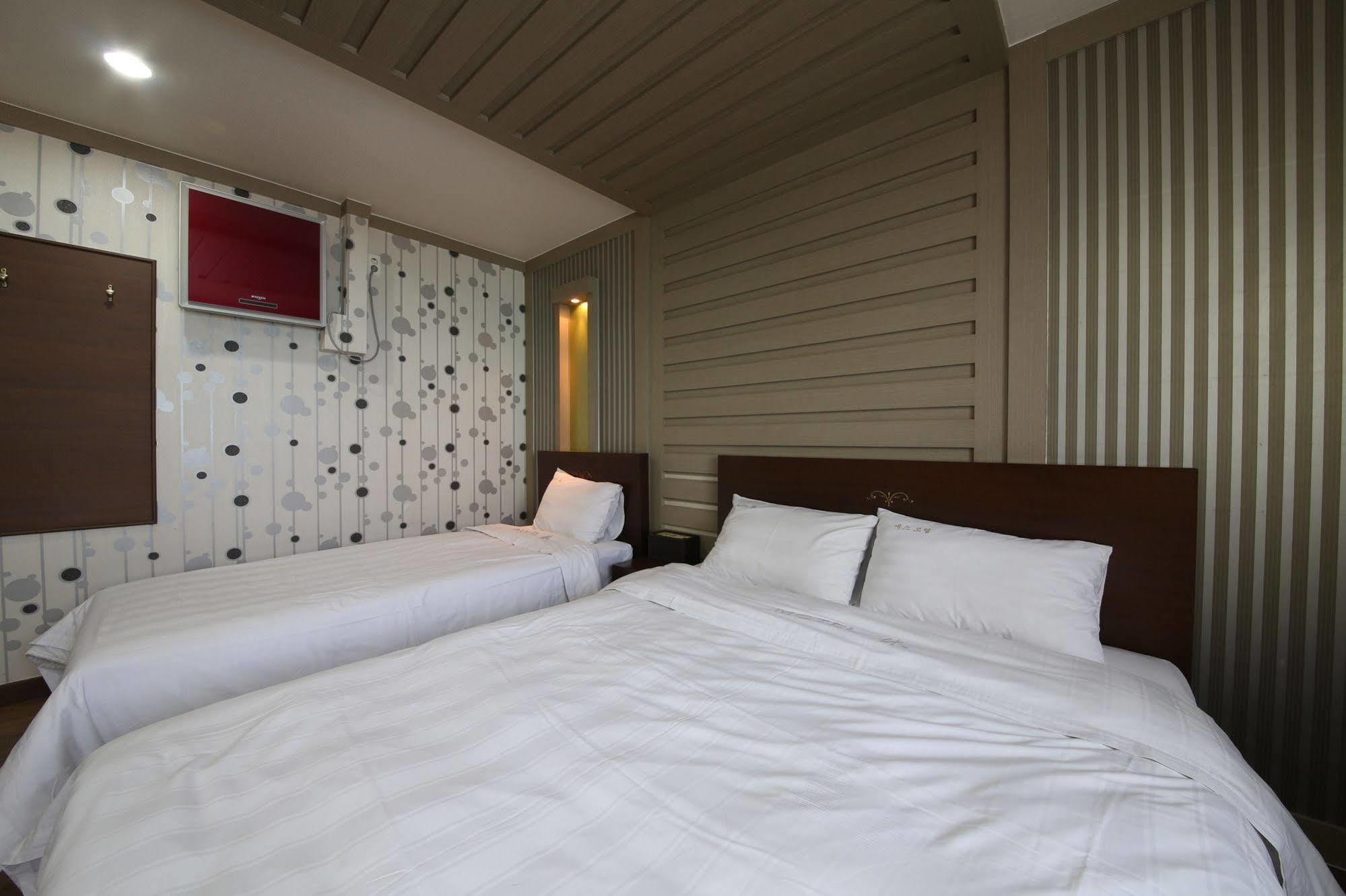 Yes Motel Gunsan Exterior photo