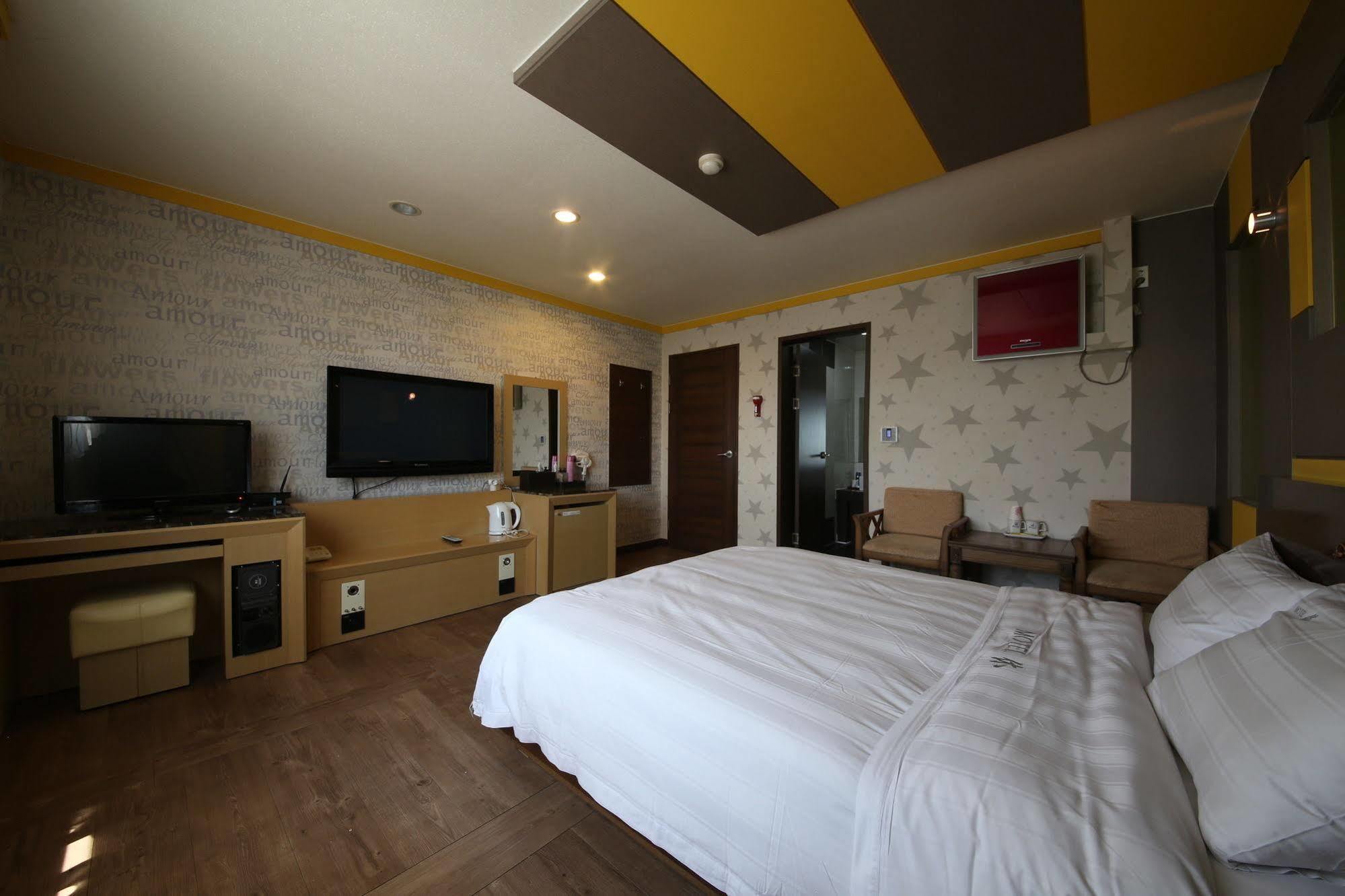 Yes Motel Gunsan Exterior photo
