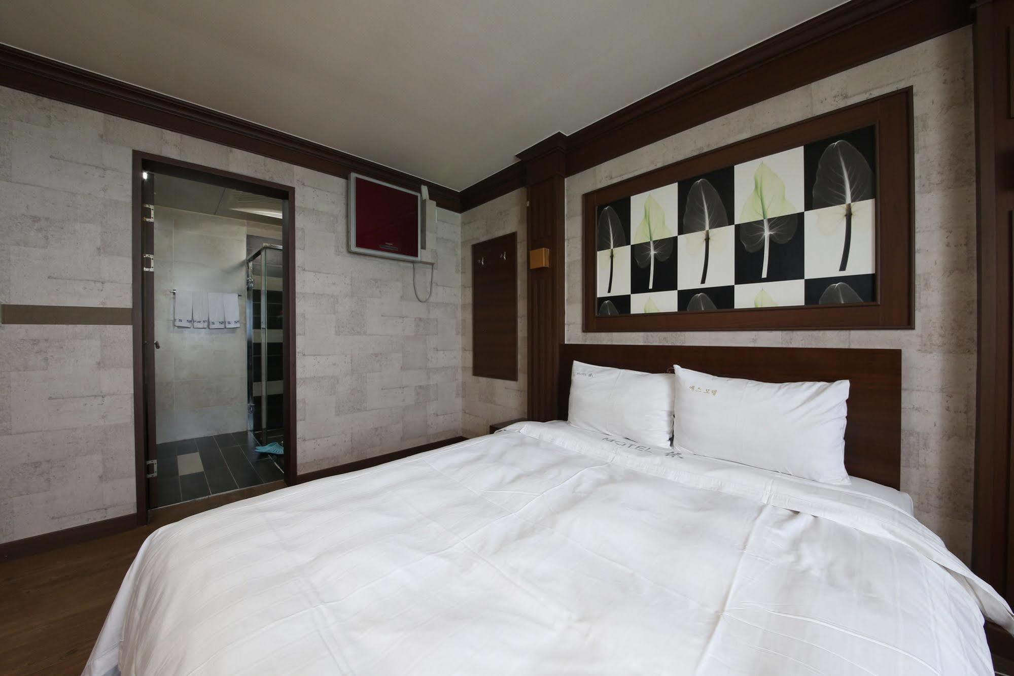 Yes Motel Gunsan Exterior photo