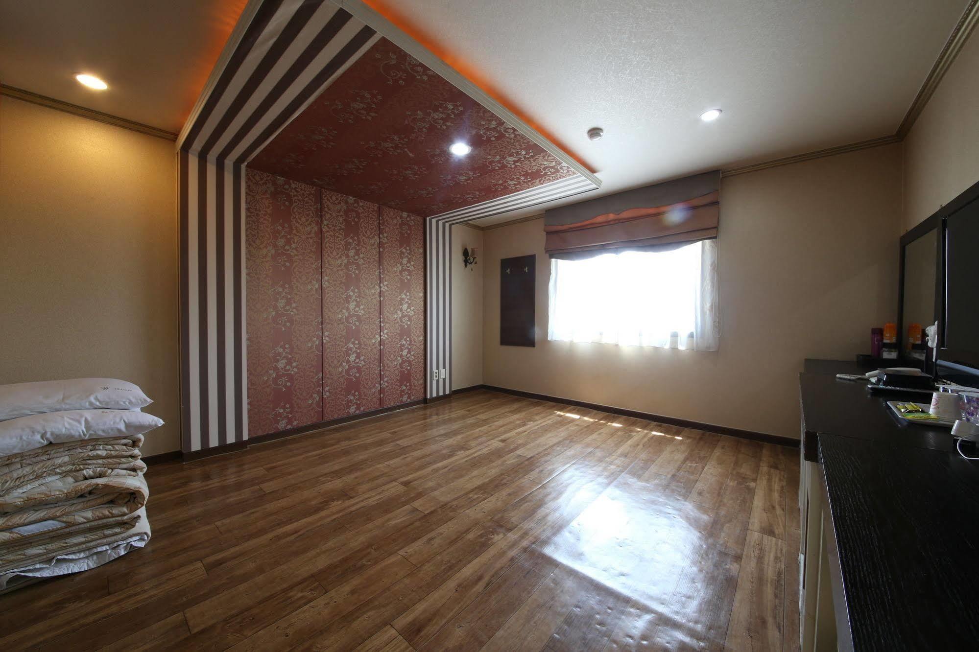 Yes Motel Gunsan Exterior photo