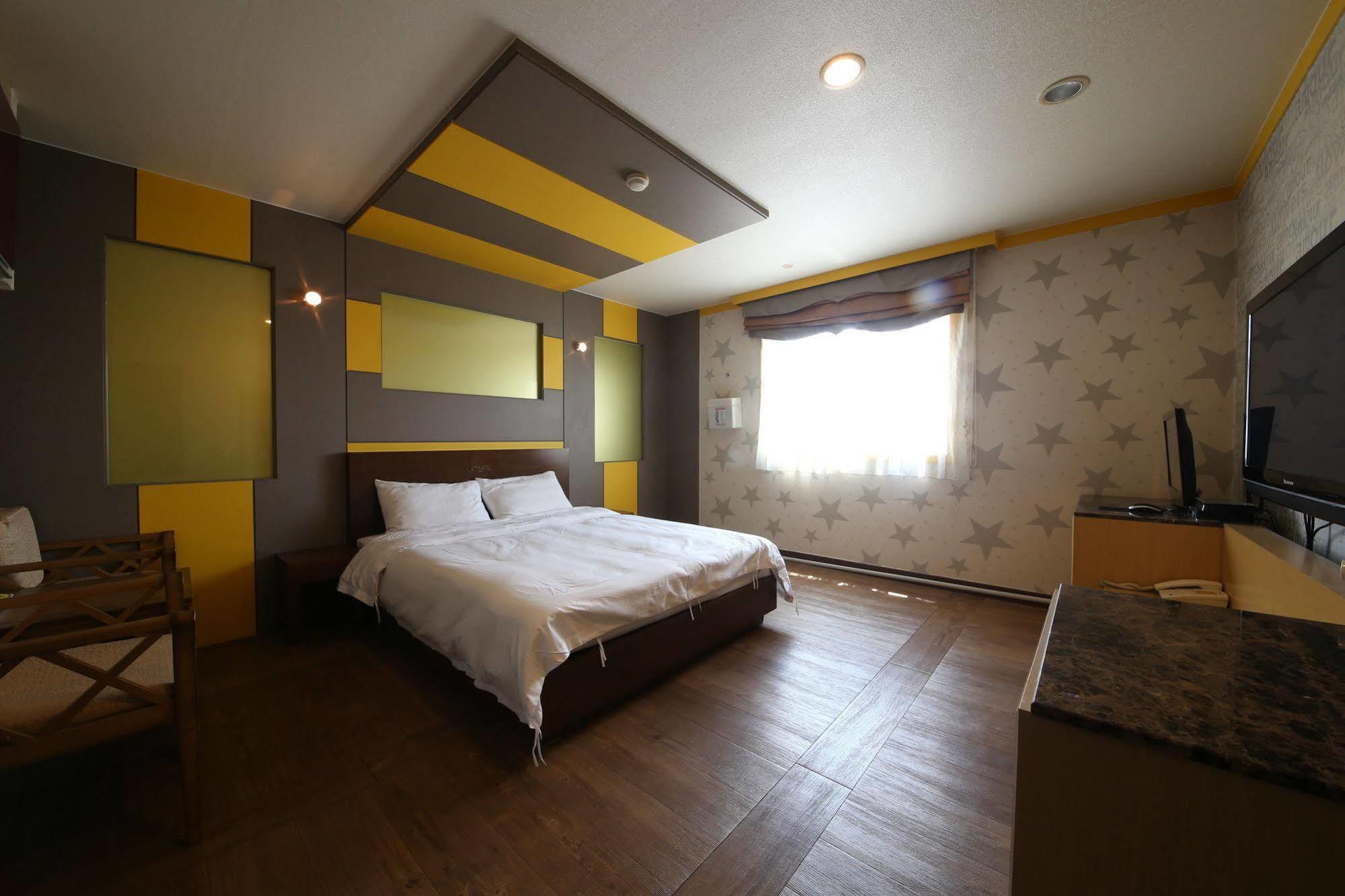 Yes Motel Gunsan Exterior photo
